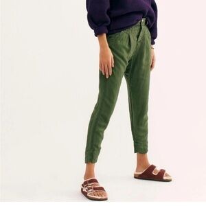 Free People Daytona Boyfriend Harem Green Button Fly Linen Blend Pleat Pant